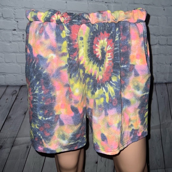 12 Pm By Mon Ami Pants - 12PM by Mon Ami Multicolor Tye Dye Swirl shorts size L